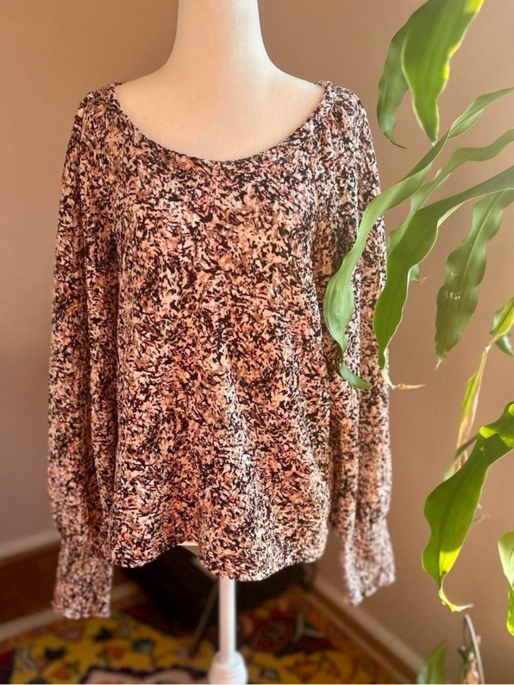 LOFT Scoop Neck Long-Sleeve Top in Pink and Black Abstract Print
